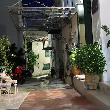 Cane'S Family Guest House Пломарион Экстерьер фото