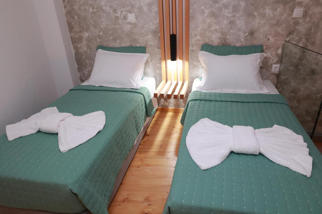 Cane'S Family Guest House Пломарион Экстерьер фото