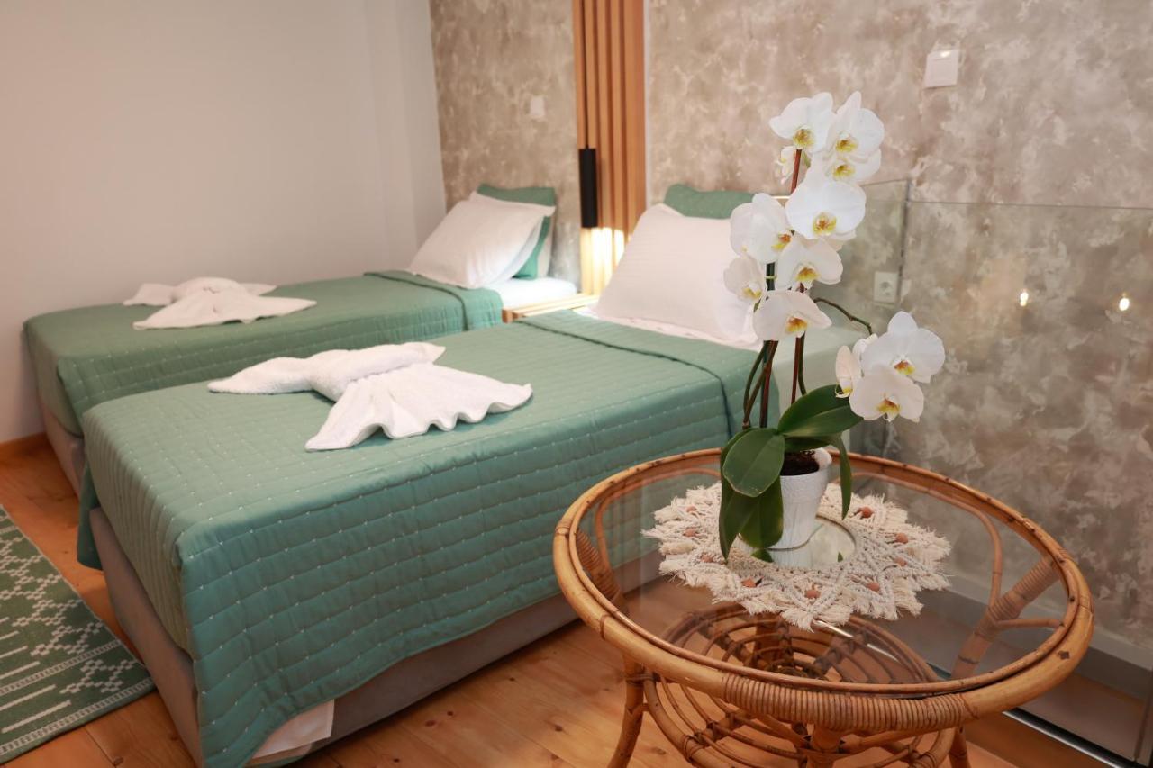 Cane'S Family Guest House Пломарион Экстерьер фото