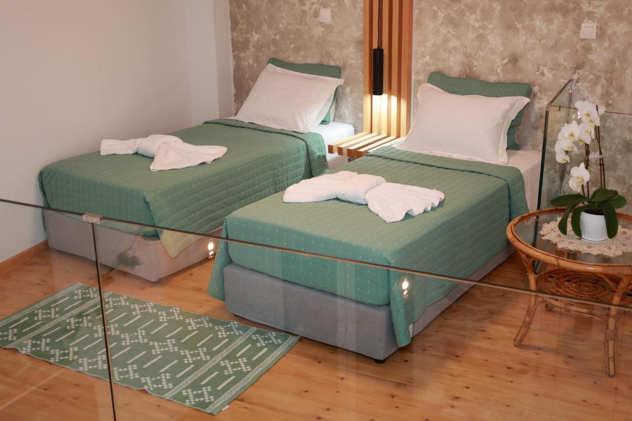 Cane'S Family Guest House Пломарион Экстерьер фото
