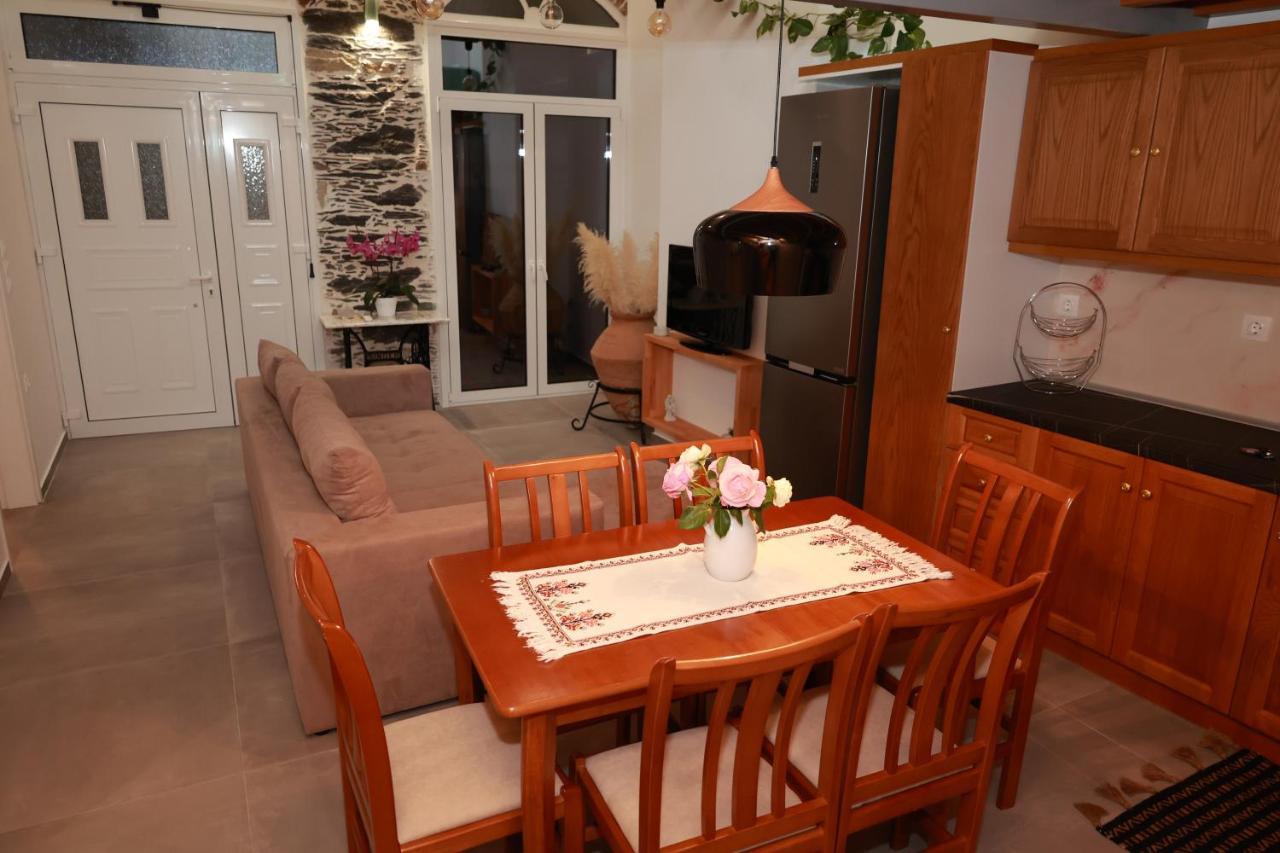 Cane'S Family Guest House Пломарион Экстерьер фото