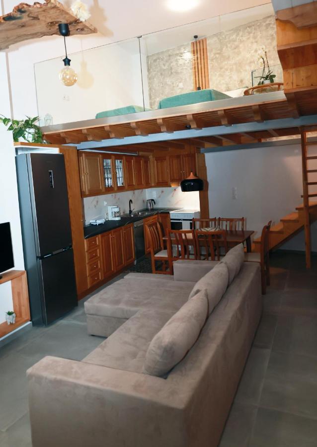 Cane'S Family Guest House Пломарион Экстерьер фото